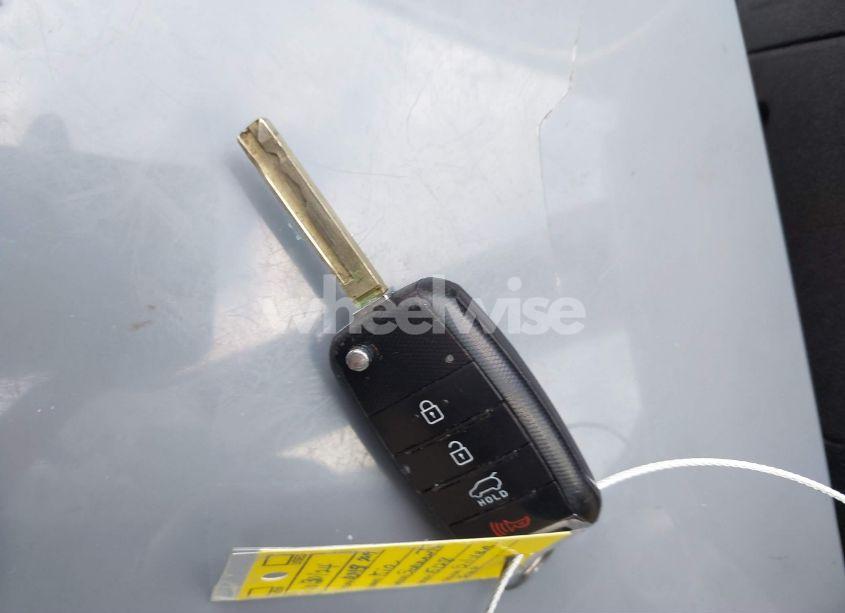 Photo 11 of 2019 Kia Sorento 2.4L LX (VIN 5XYPGDA33KG515128)