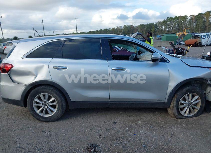 Photo 13 of 2019 Kia Sorento 2.4L LX (VIN 5XYPGDA33KG515128)