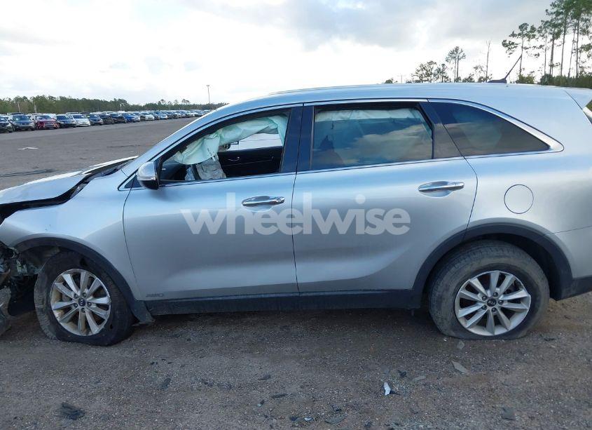 Photo 14 of 2019 Kia Sorento 2.4L LX (VIN 5XYPGDA33KG515128)