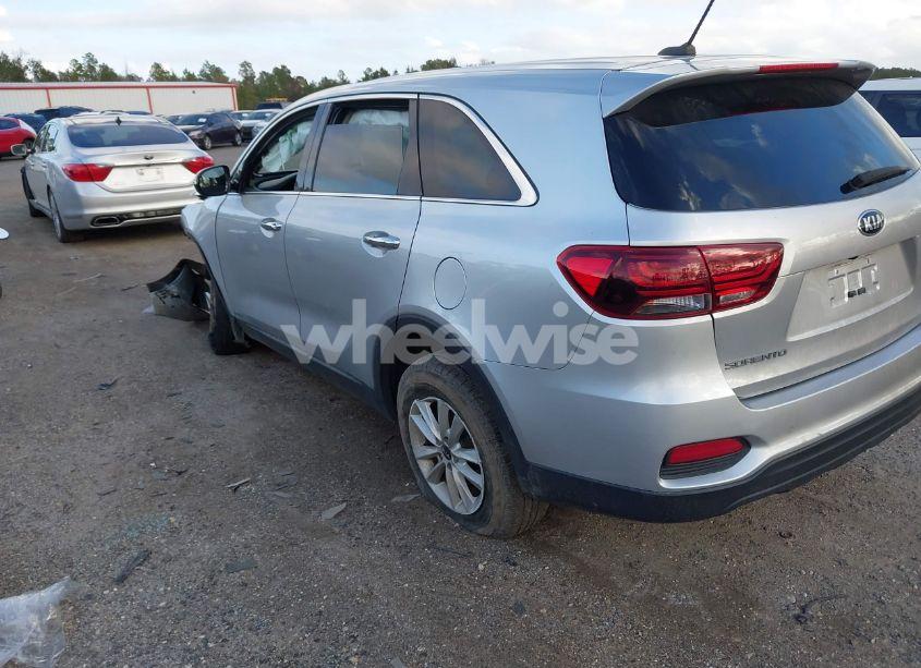 Photo 3 of 2019 Kia Sorento 2.4L LX (VIN 5XYPGDA33KG515128)