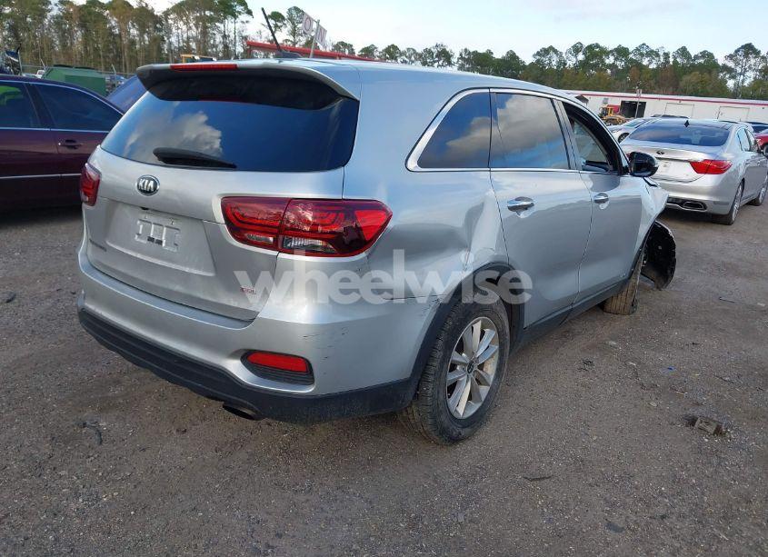 Photo 4 of 2019 Kia Sorento 2.4L LX (VIN 5XYPGDA33KG515128)