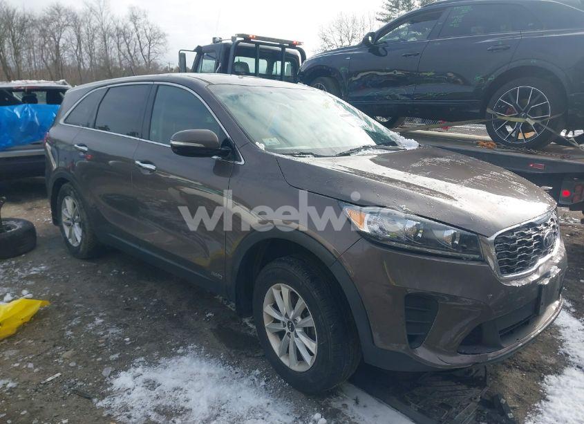 2020 Kia Sorento 2.4L LX (VIN 5XYPGDA33LG627395) main photo