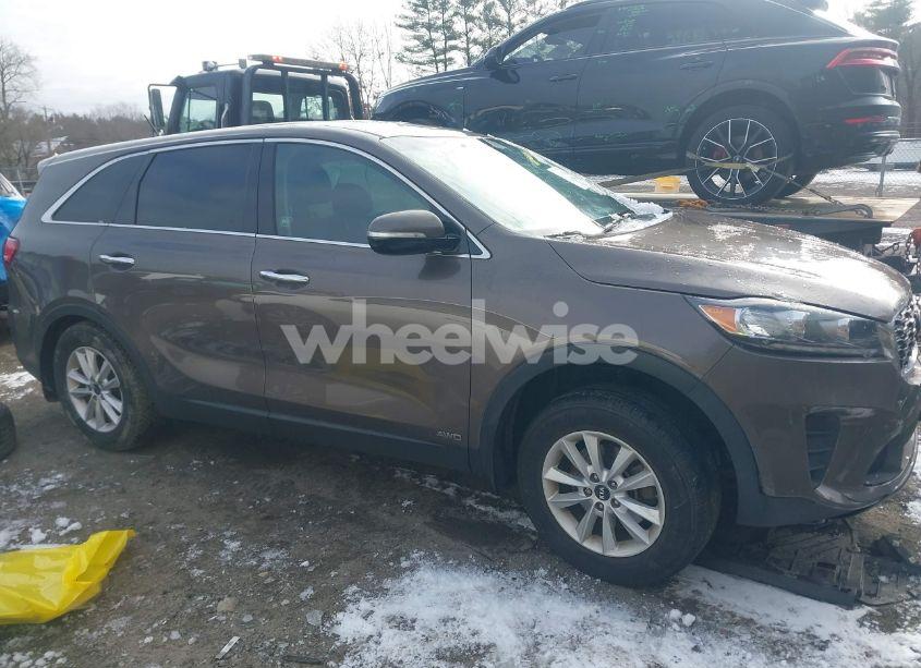 Photo 14 of 2020 Kia Sorento 2.4L LX (VIN 5XYPGDA33LG627395)