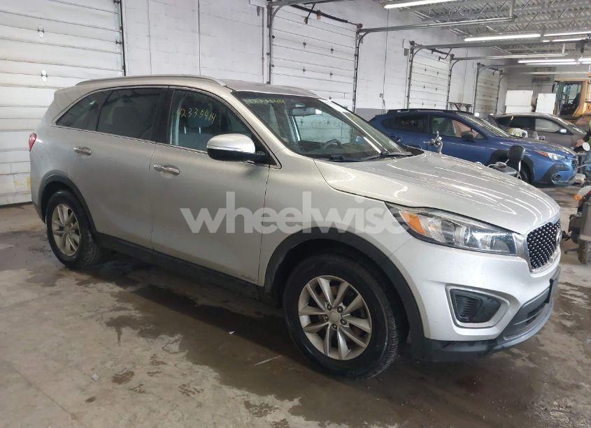 2016 Kia Sorento 2.4L LX (VIN 5XYPGDA34GG024980) main photo
