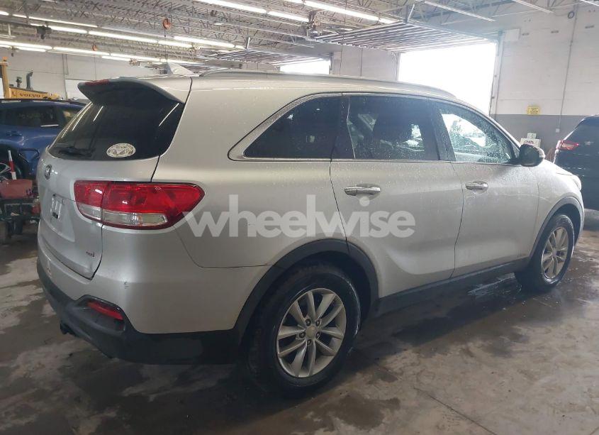 Photo 4 of 2016 Kia Sorento 2.4L LX (VIN 5XYPGDA34GG024980)