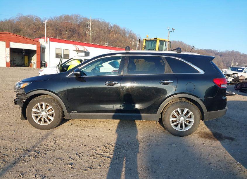 Photo 15 of 2016 Kia Sorento 2.4L LX (VIN 5XYPGDA34GG103727)