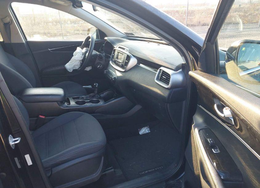 Photo 5 of 2016 Kia Sorento 2.4L LX (VIN 5XYPGDA34GG103727)