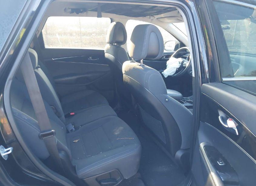 Photo 8 of 2016 Kia Sorento 2.4L LX (VIN 5XYPGDA34GG103727)