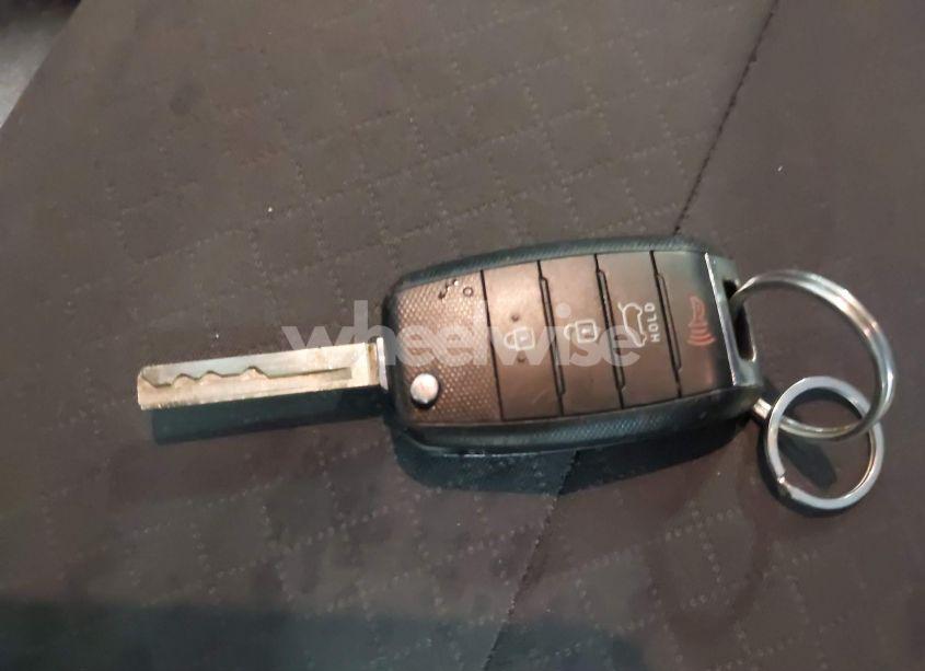 Photo 11 of 2016 Kia Sorento 2.4L LX (VIN 5XYPGDA34GG109897)