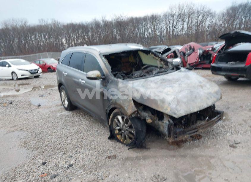 2016 Kia Sorento 2.4L LX (VIN 5XYPGDA34GG137067) main photo