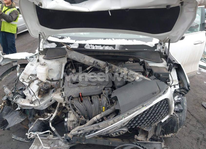 Photo 10 of 2018 Kia Sorento 2.4L LX (VIN 5XYPGDA34JG423007)