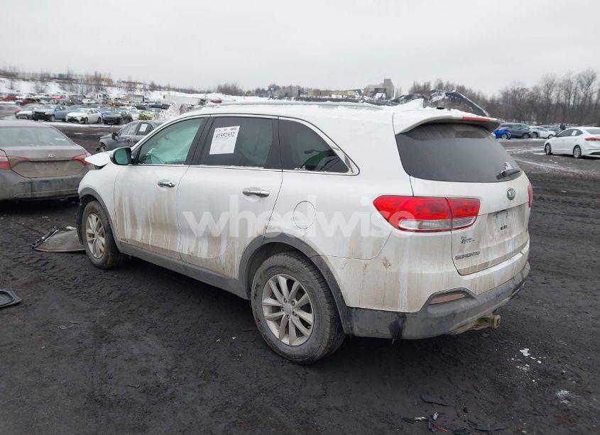 Photo 3 of 2018 Kia Sorento 2.4L LX (VIN 5XYPGDA34JG423007)