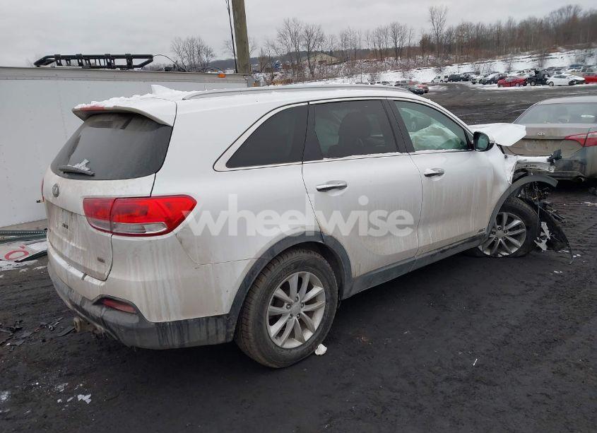 Photo 4 of 2018 Kia Sorento 2.4L LX (VIN 5XYPGDA34JG423007)