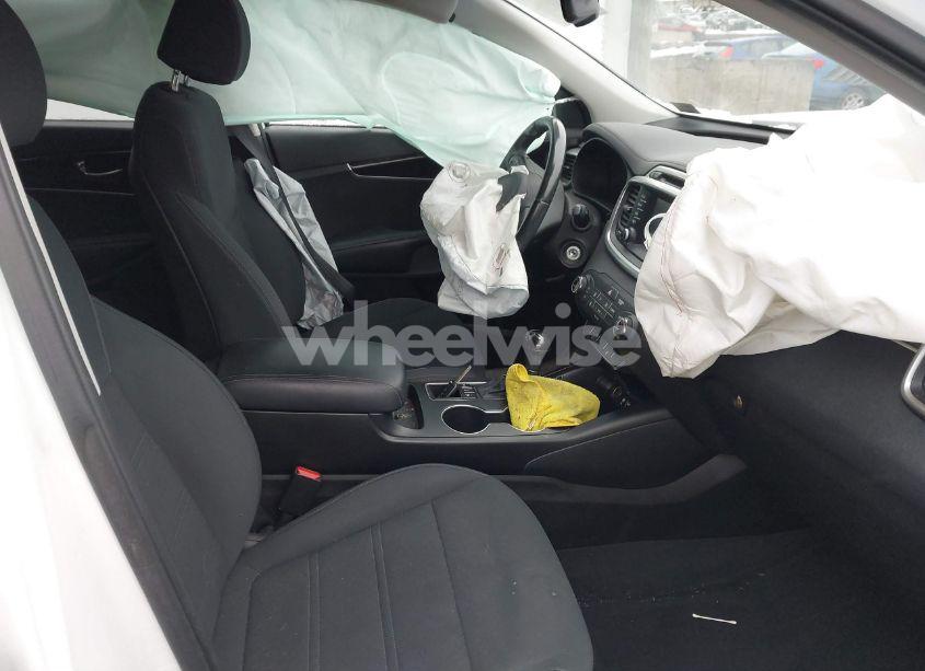 Photo 5 of 2018 Kia Sorento 2.4L LX (VIN 5XYPGDA34JG423007)