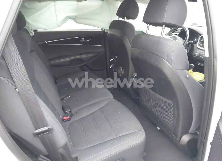 Photo 8 of 2018 Kia Sorento 2.4L LX (VIN 5XYPGDA34JG423007)