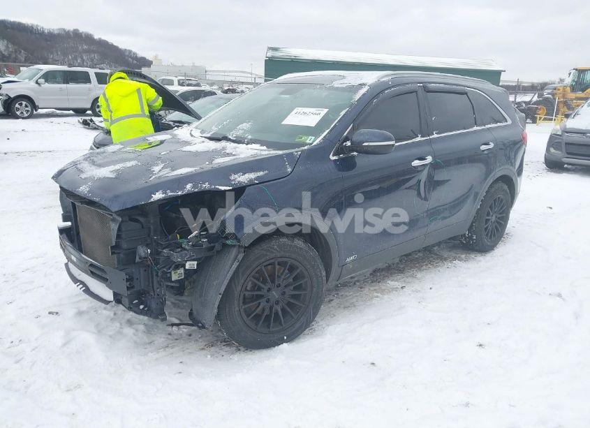 Photo 2 of 2016 Kia Sorento 2.4L LX (VIN 5XYPGDA35GG016029)