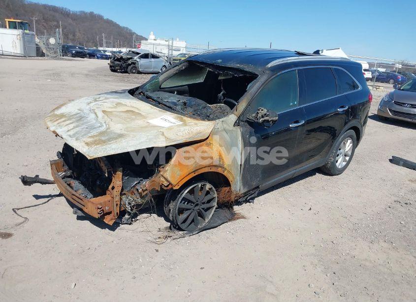 Photo 2 of 2016 Kia Sorento 2.4L LX (VIN 5XYPGDA35GG055431)