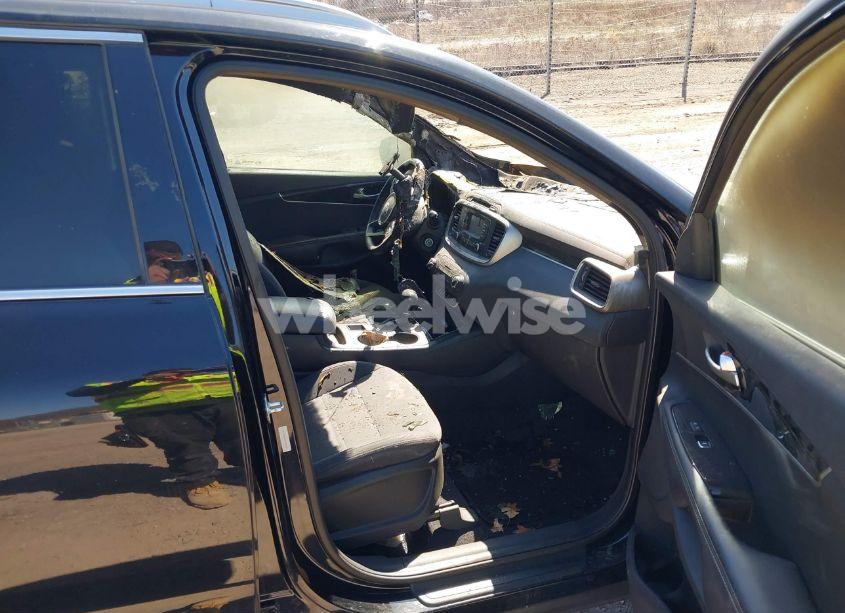 Photo 5 of 2016 Kia Sorento 2.4L LX (VIN 5XYPGDA35GG055431)