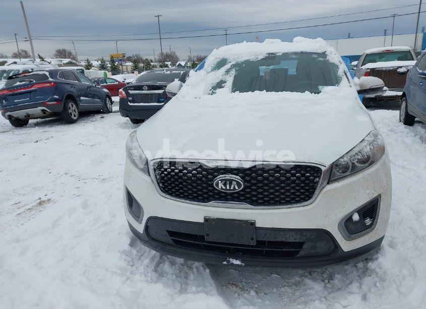 Photo 12 of 2016 Kia Sorento 2.4L LX (VIN 5XYPGDA35GG070558)