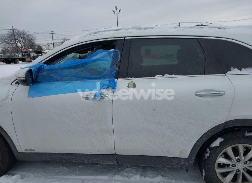 Photo 14 of 2016 Kia Sorento 2.4L LX (VIN 5XYPGDA35GG070558)