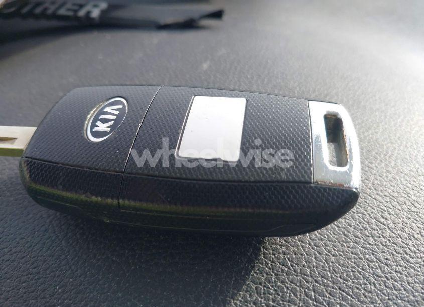 Photo 11 of 2016 Kia Sorento 2.4L LX (VIN 5XYPGDA35GG086050)