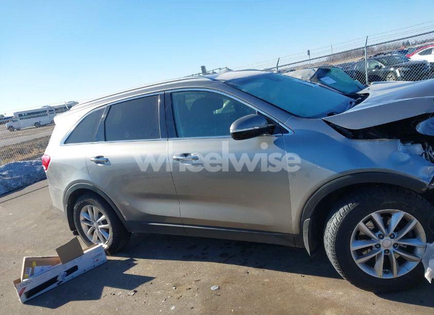 Photo 13 of 2016 Kia Sorento 2.4L LX (VIN 5XYPGDA35GG086050)