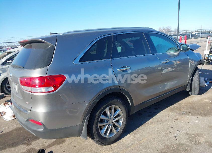 Photo 4 of 2016 Kia Sorento 2.4L LX (VIN 5XYPGDA35GG086050)