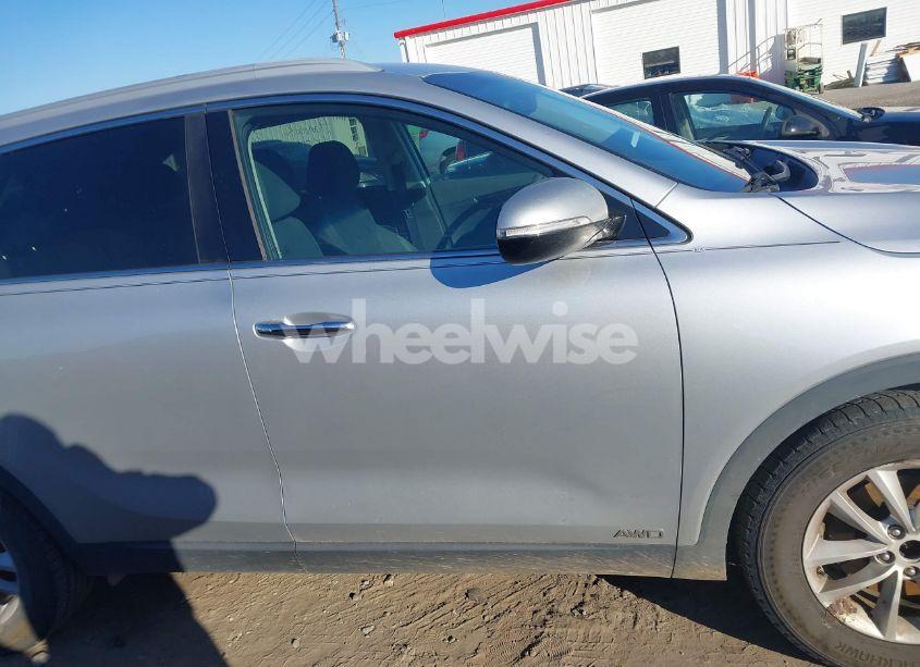 Photo 14 of 2016 Kia Sorento 2.4L LX (VIN 5XYPGDA35GG088185)