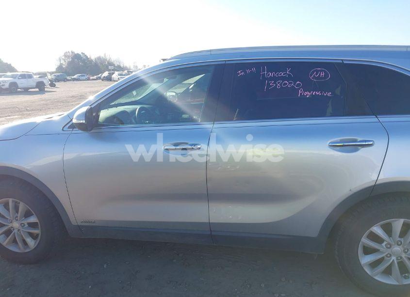 Photo 15 of 2016 Kia Sorento 2.4L LX (VIN 5XYPGDA35GG088185)