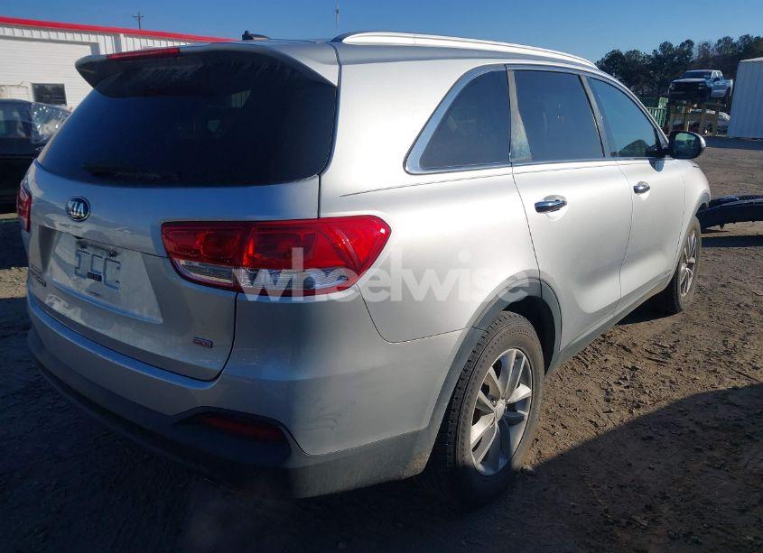 Photo 4 of 2016 Kia Sorento 2.4L LX (VIN 5XYPGDA35GG088185)