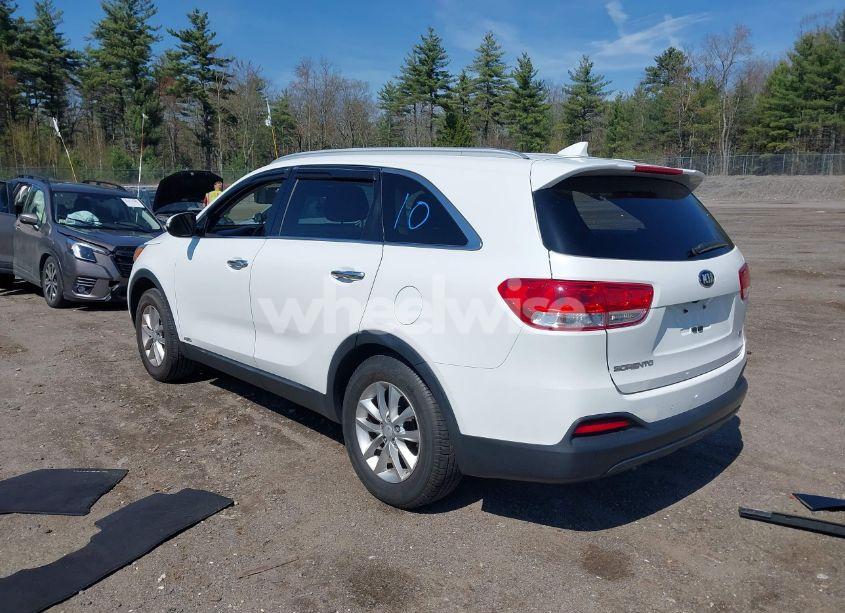 Photo 3 of 2016 Kia Sorento 2.4L LX (VIN 5XYPGDA35GG105972)