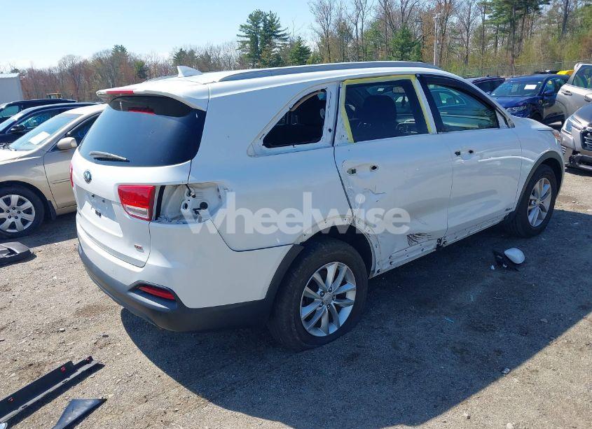 Photo 4 of 2016 Kia Sorento 2.4L LX (VIN 5XYPGDA35GG105972)