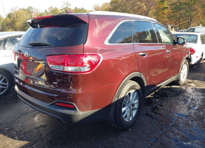Photo 4 of 2017 Kia Sorento 2.4L LX (VIN 5XYPGDA35HG236207)
