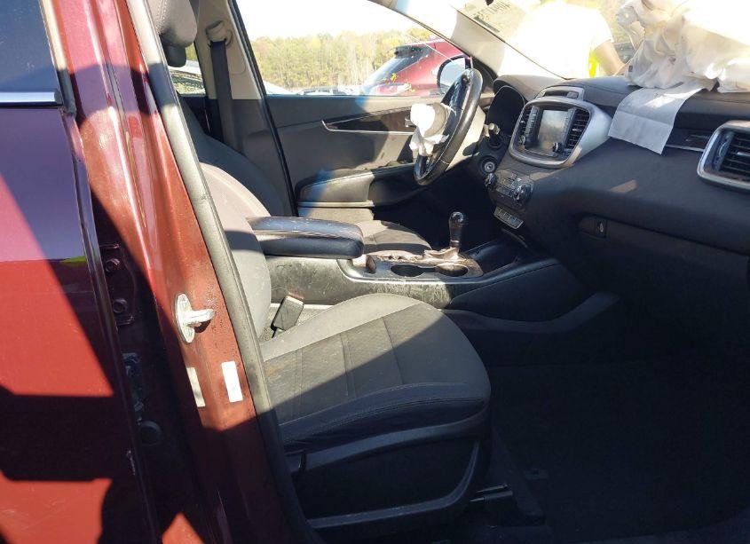 Photo 5 of 2017 Kia Sorento 2.4L LX (VIN 5XYPGDA35HG236207)