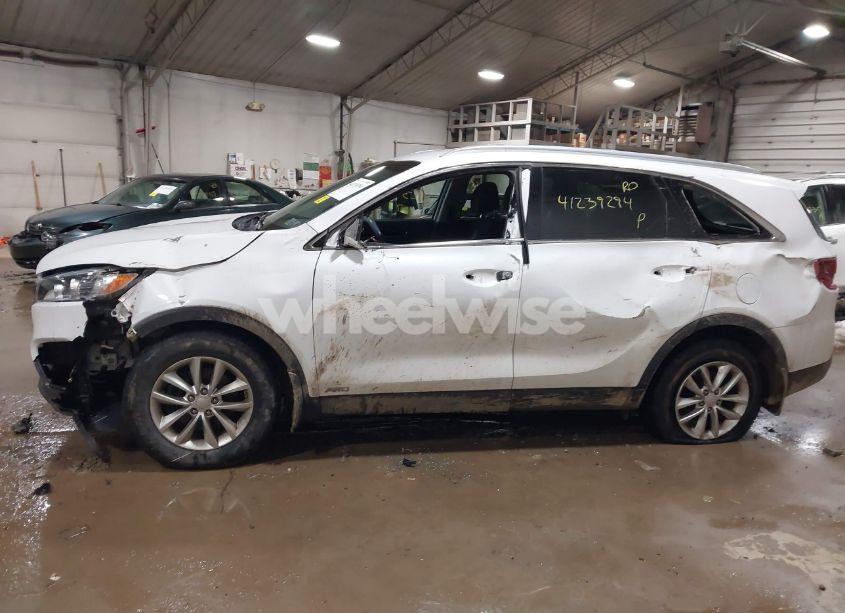 Photo 14 of 2017 Kia Sorento 2.4L LX (VIN 5XYPGDA35HG243965)