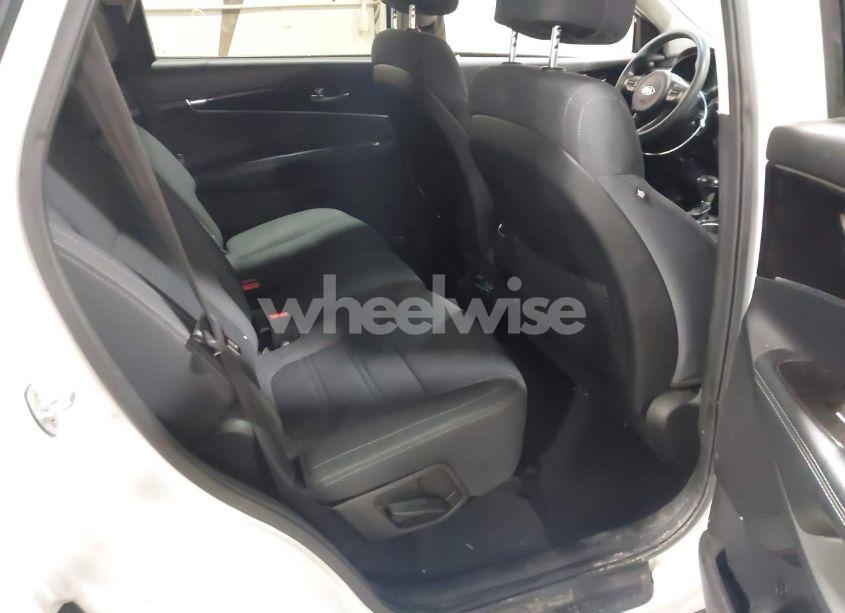 Photo 8 of 2017 Kia Sorento 2.4L LX (VIN 5XYPGDA35HG243965)