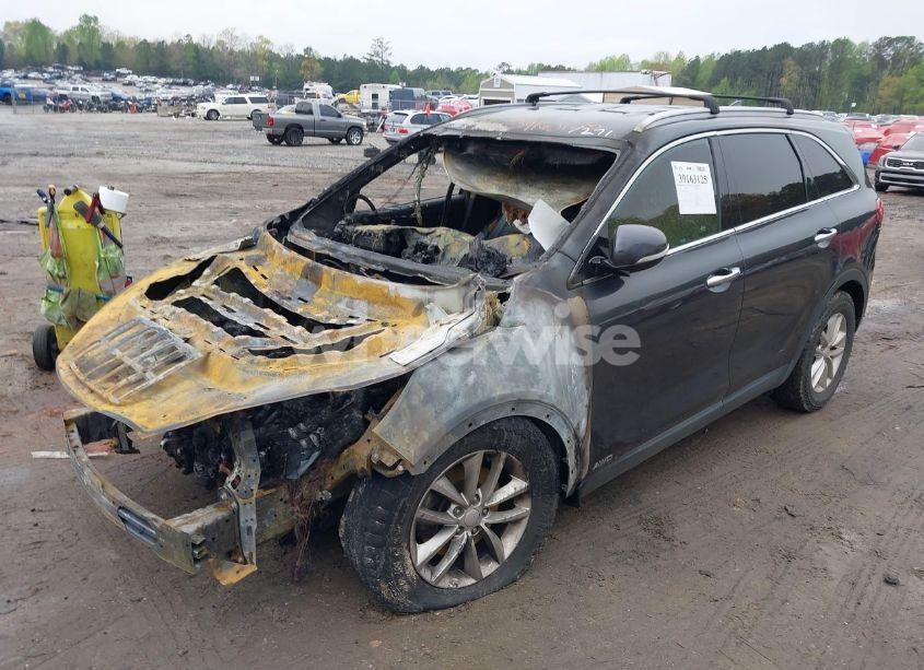 Photo 2 of 2018 Kia Sorento 2.4L LX (VIN 5XYPGDA35JG341271)