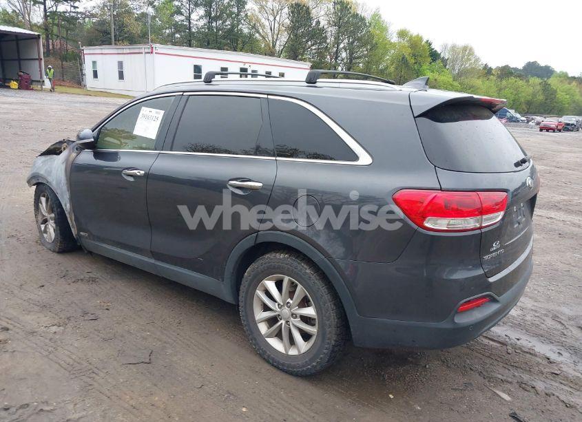 Photo 3 of 2018 Kia Sorento 2.4L LX (VIN 5XYPGDA35JG341271)