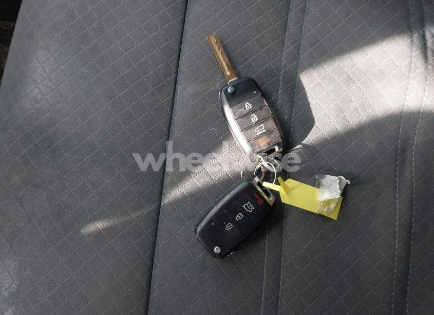 Photo 11 of 2018 Kia Sorento 2.4L LX (VIN 5XYPGDA35JG364369)