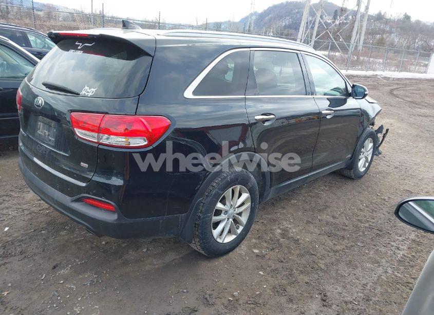 Photo 4 of 2018 Kia Sorento 2.4L LX (VIN 5XYPGDA35JG364369)
