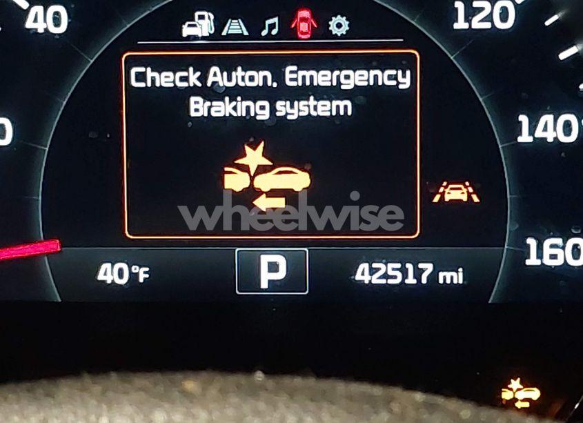 Photo 15 of 2018 Kia Sorento 2.4L LX (VIN 5XYPGDA35JG369717)