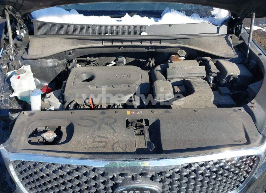 Photo 10 of 2018 Kia Sorento 2.4L LX (VIN 5XYPGDA35JG404725)