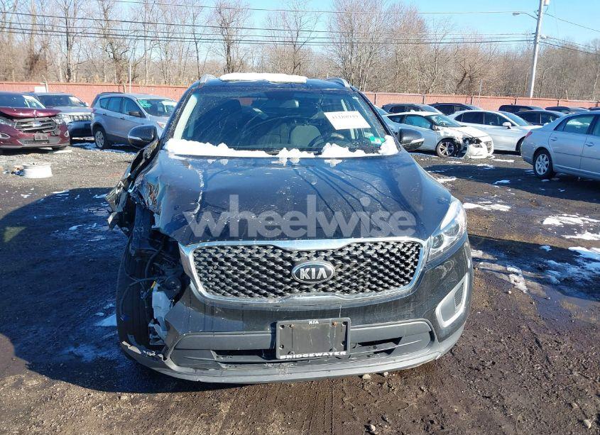 Photo 12 of 2018 Kia Sorento 2.4L LX (VIN 5XYPGDA35JG404725)