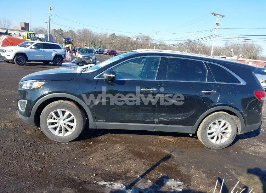Photo 14 of 2018 Kia Sorento 2.4L LX (VIN 5XYPGDA35JG404725)