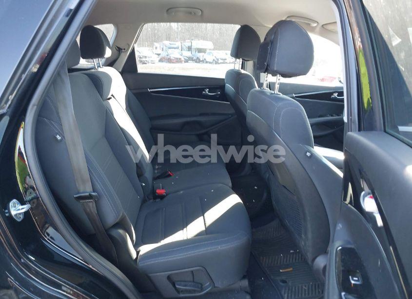 Photo 8 of 2018 Kia Sorento 2.4L LX (VIN 5XYPGDA35JG404725)