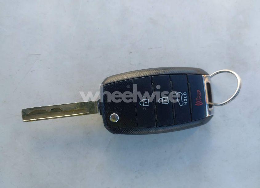 Photo 11 of 2019 Kia Sorento 2.4L LX (VIN 5XYPGDA35KG437676)