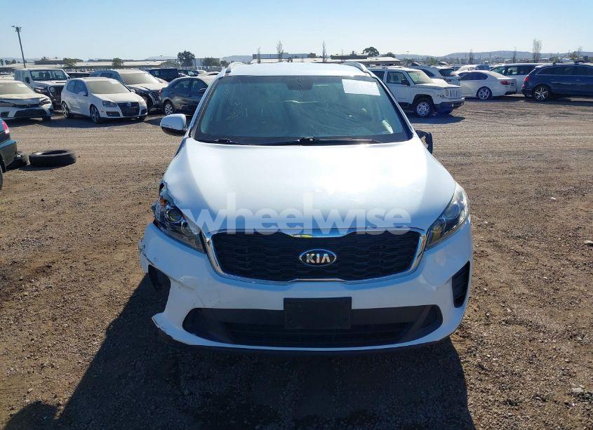 Photo 13 of 2019 Kia Sorento 2.4L LX (VIN 5XYPGDA35KG437676)