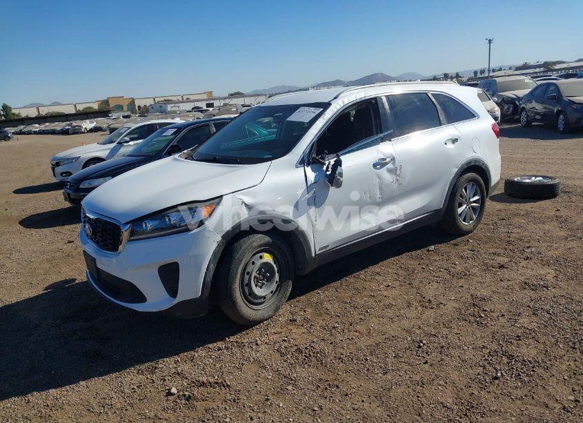 Photo 2 of 2019 Kia Sorento 2.4L LX (VIN 5XYPGDA35KG437676)