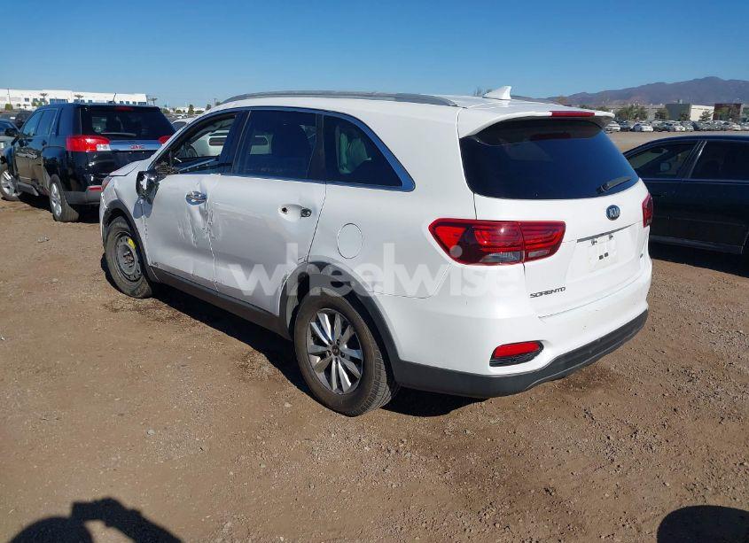Photo 3 of 2019 Kia Sorento 2.4L LX (VIN 5XYPGDA35KG437676)