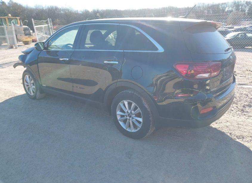 Photo 3 of 2019 Kia Sorento 2.4L LX (VIN 5XYPGDA35KG574651)